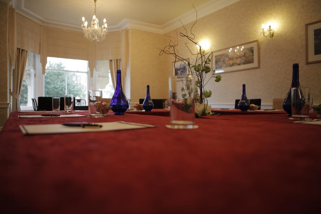 The Red Lea Hotel Скарбъро Екстериор снимка